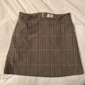 Aritzia wilfred houndstooth plaid skirt size 6
